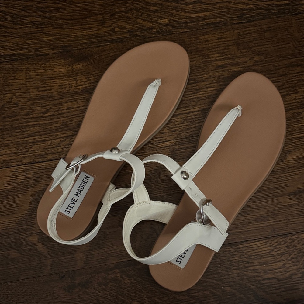 Steve Madden White Leather T-Strap Flat Sandals